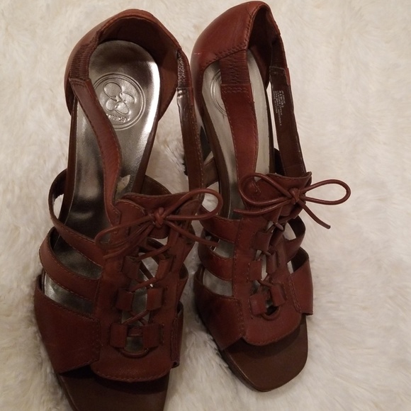 Shoe - Picture 4 of 4